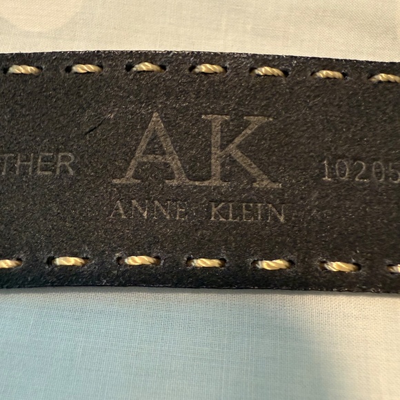 Black leather belt with ivory stitching, size XL - Picture 4 of 5